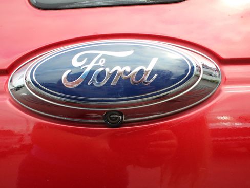 Used 2013 Ford F150 XLT w/ Luxury Equipment Group image 19