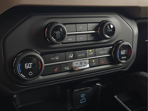 New 2025 Ford Bronco Big Bend w/ Black Diamond Package image 15