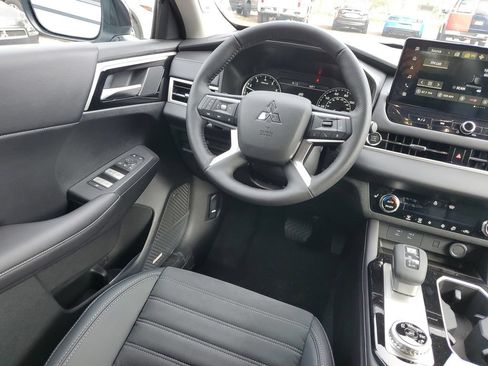New 2026 Mitsubishi Outlander AWD image 10
