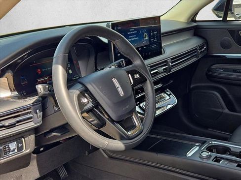 Used 2024 Lincoln Corsair FWD image 8