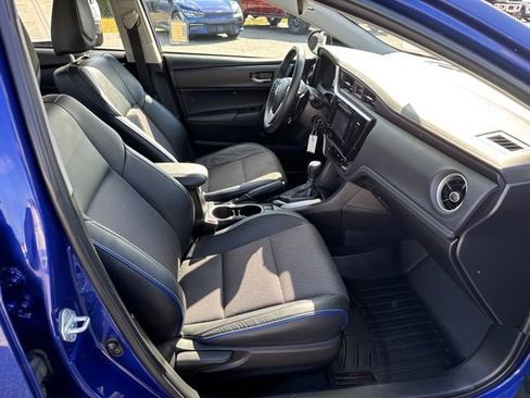 Used 2017 Toyota Corolla SE w/ Carpet Mat Package (TMS) FWD image 34