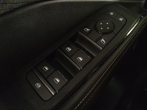 Used 2022 Nissan Rogue S image 27