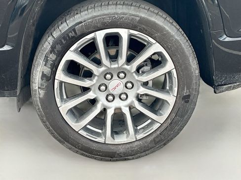 Used 2023 GMC Acadia Denali w/ Denali Ultimate Package AWD/4WD image 34