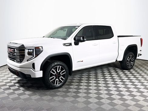 Used 2023 GMC Sierra 1500 AT4 w/ Technology Package AWD/4WD image 4