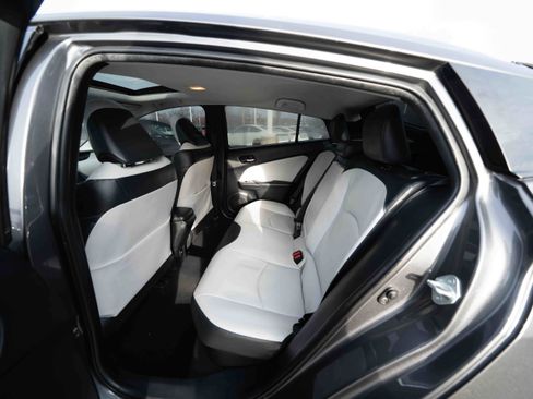 Used 2017 Toyota Prius Four image 23