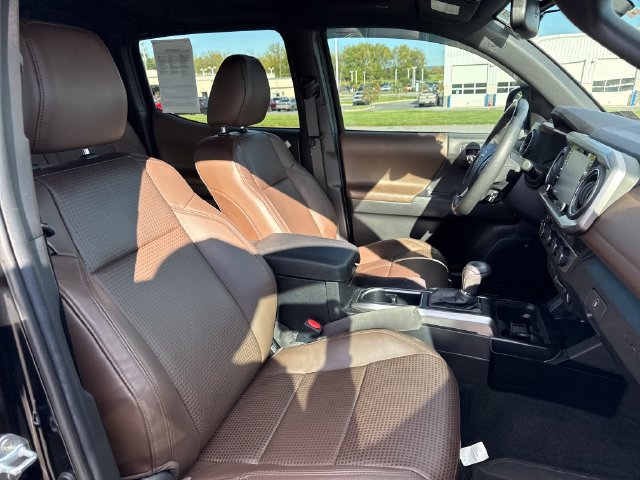 Used 2023 Toyota Tacoma Limited AWD/4WD image 13