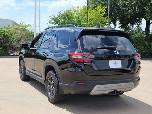 Certified 2025 Honda Pilot TrailSport image 8