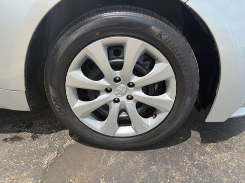 Used 2024 Toyota Corolla LE FWD image 6