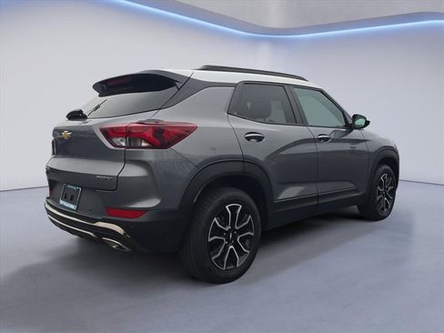 Used 2021 Chevrolet TrailBlazer ACTIV w/ Technology Package image 5