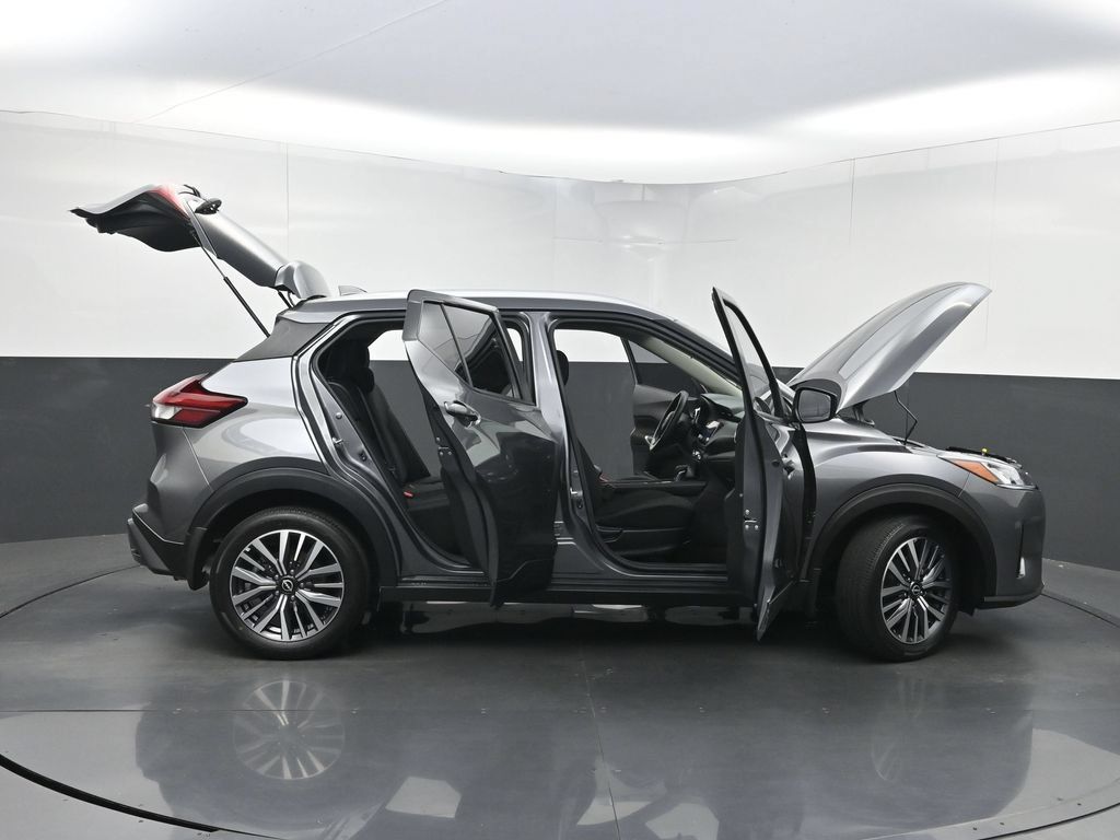Used 2023 Nissan Kicks SV FWD image 32