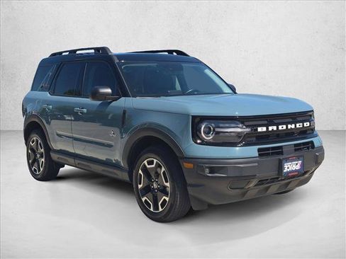 Used 2023 Ford Bronco Sport Outer Banks w/ Tech Package AWD/4WD image 3