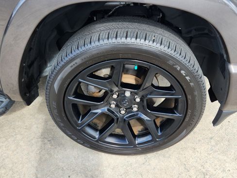 Used 2022 RAM 1500 Laramie image 12