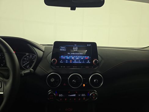 Used 2025 Nissan Sentra SR FWD image 10
