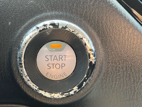 Used 2013 Nissan Pathfinder SV w/ Cargo Pkg image 34