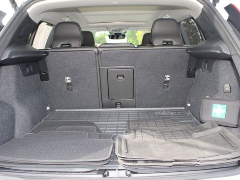 Used 2026 Volvo XC40 B5 Plus w/ Protection Package Premier AWD/4WD image 29