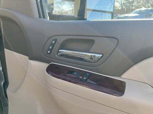 Used 2014 Chevrolet Silverado 2500 LTZ w/ LTZ Plus Package image 37