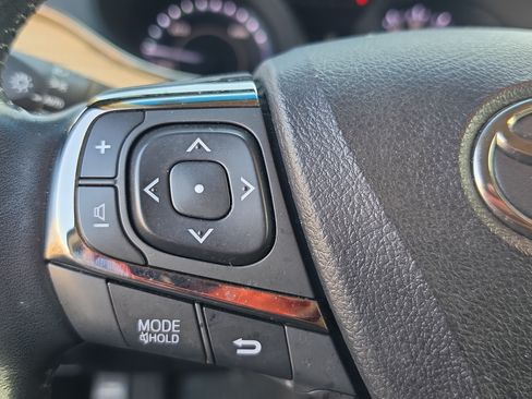 Used 2018 Toyota Avalon Limited FWD image 13