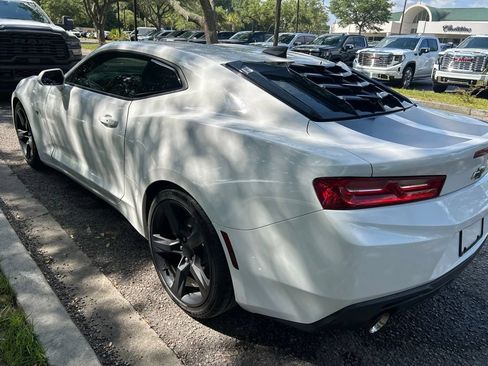 Used 2018 Chevrolet Camaro LT RWD image 8