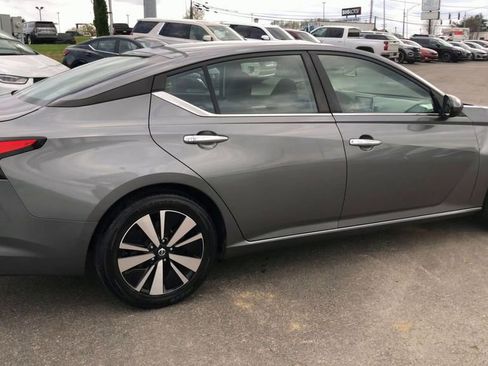 Used 2022 Nissan Altima 2.5 SV FWD image 7