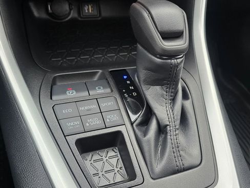 Used 2023 Toyota RAV4 XLE w/ Convenience Package image 25