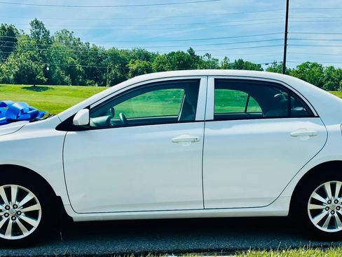 Used 2010 Toyota Corolla LE FWD image 4