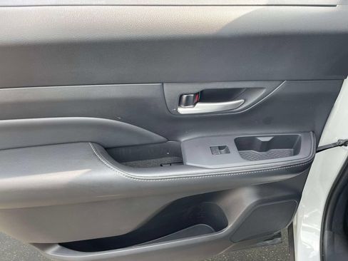 Used 2025 Toyota Grand Highlander AWD image 16