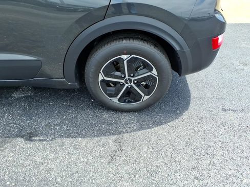 New 2026 Kia Niro EX FWD image 9