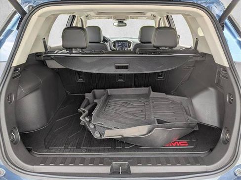 Used 2024 GMC Terrain Denali w/ Denali Premium Package AWD/4WD image 6