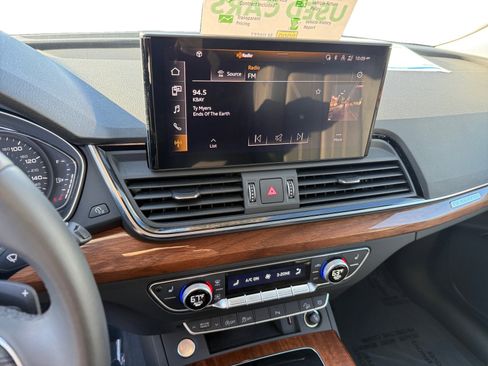 Used 2023 Audi Q5 2.0T Premium w/ Convenience Package image 12