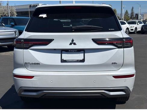 Used 2025 Mitsubishi Outlander 4WD Plug-In Hybrid image 6