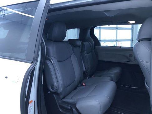 Certified 2023 Toyota Sienna LE image 21
