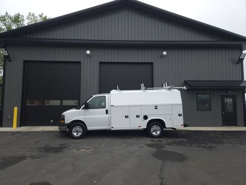 Used 2019 GMC Savana 3500 w/ Power Convenience Package image 26