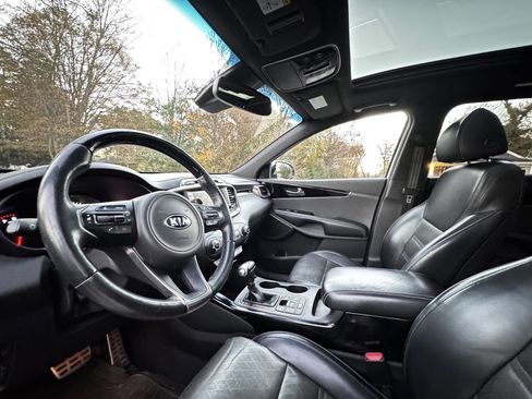 Used 2018 Kia Sorento SX image 12