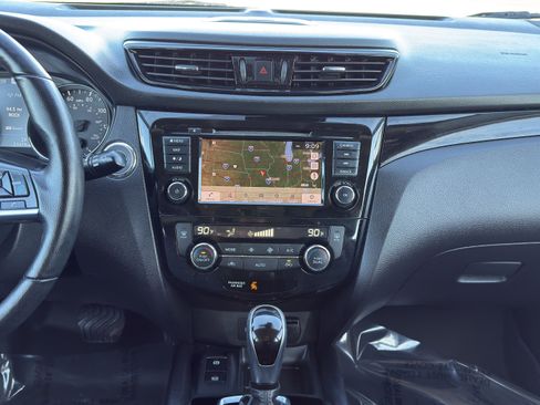 Used 2022 Nissan Rogue Sport SL w/ Premium Package image 32