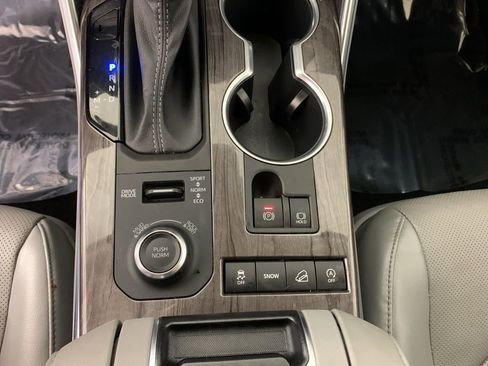 Used 2022 Toyota Highlander Platinum AWD/4WD image 25