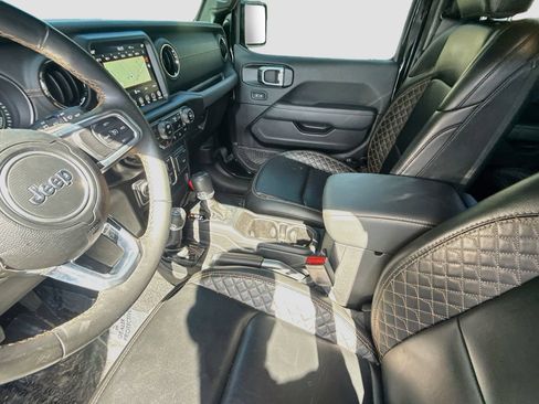 Used 2022 Jeep Wrangler Unlimited Sahara AWD/4WD image 24