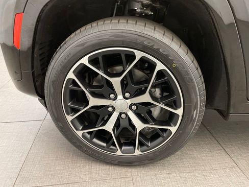 Certified 2022 Jeep Grand Cherokee Summit AWD/4WD image 12