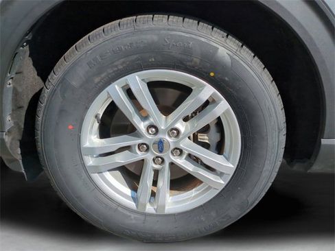 Used 2021 Ford Explorer XLT w/ Equipment Group 202A image 11