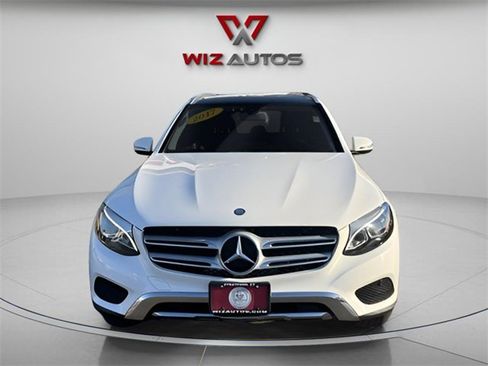 Used 2017 Mercedes-Benz GLC 300 4MATIC image 2