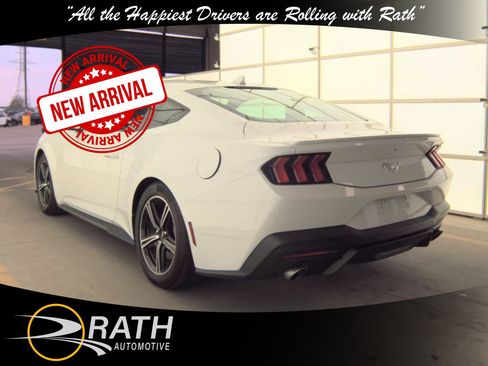 Used 2024 Ford Mustang Premium image 9