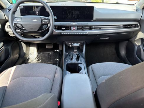 Used 2025 Kia K4 FWD image 40