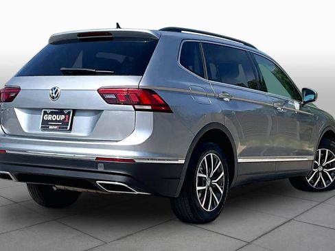 Used 2020 Volkswagen Tiguan SE w/ Panoramic Sunroof Package FWD image 13