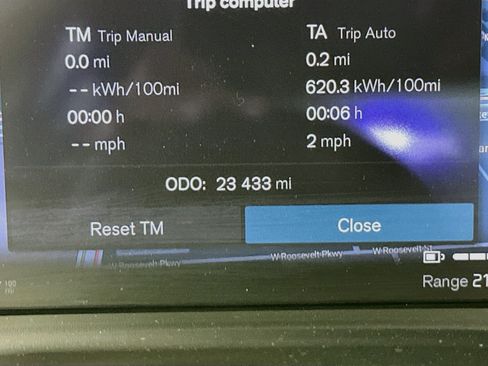 Used 2024 Volvo XC40 Recharge Plus w/ Protection Package Premier RWD image 18