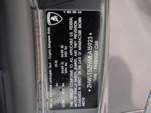 Used 2021 Lamborghini Huracan EVO image 23