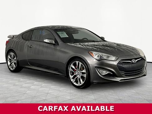 Used 2013 Hyundai Genesis 3.8 RWD image 3