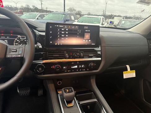 New 2026 Nissan Pathfinder SV AWD/4WD image 18