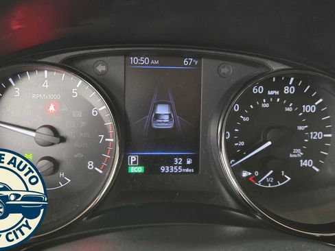 Used 2019 Nissan Rogue SV image 11