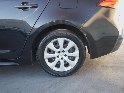 Used 2023 Toyota Corolla LE image 29