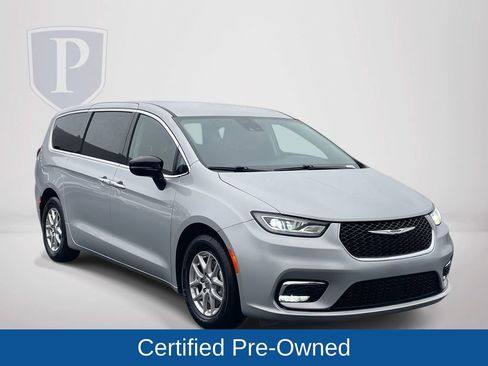 Certified 2024 Chrysler Pacifica Touring-L image 2