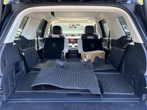 New 2026 Lincoln Navigator Reserve AWD/4WD image 12